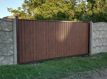 Ворота откатные из металлопрофиля