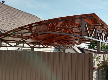 Кованный навес для дачи