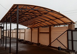 Большой навес под несколько авто