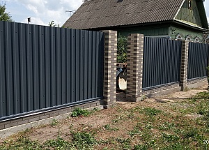 Комбинированный забор для дачи