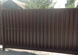 Ворота откатные из металлоштакетника