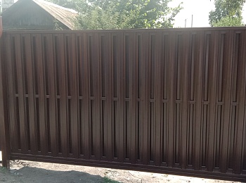 Ворота откатные из металлоштакетника